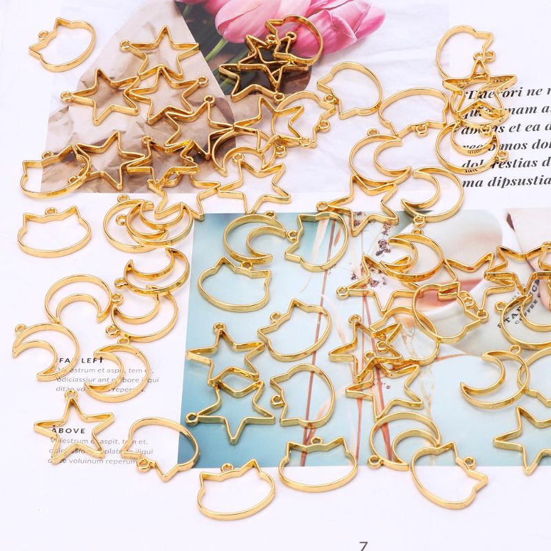 Bezels Set Pendant - 90 Chiếc Mèo Trăng Sao Nhựa