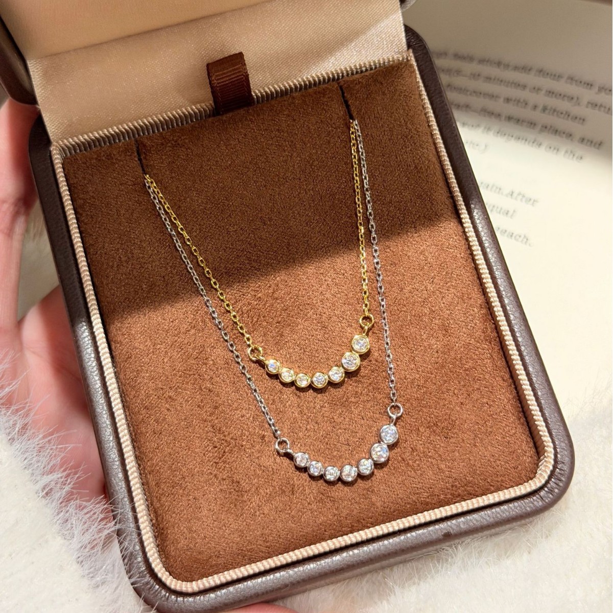 MOVESKI Bezel Set Round Moissa - đánh giá và giá Bezels Set Pendant